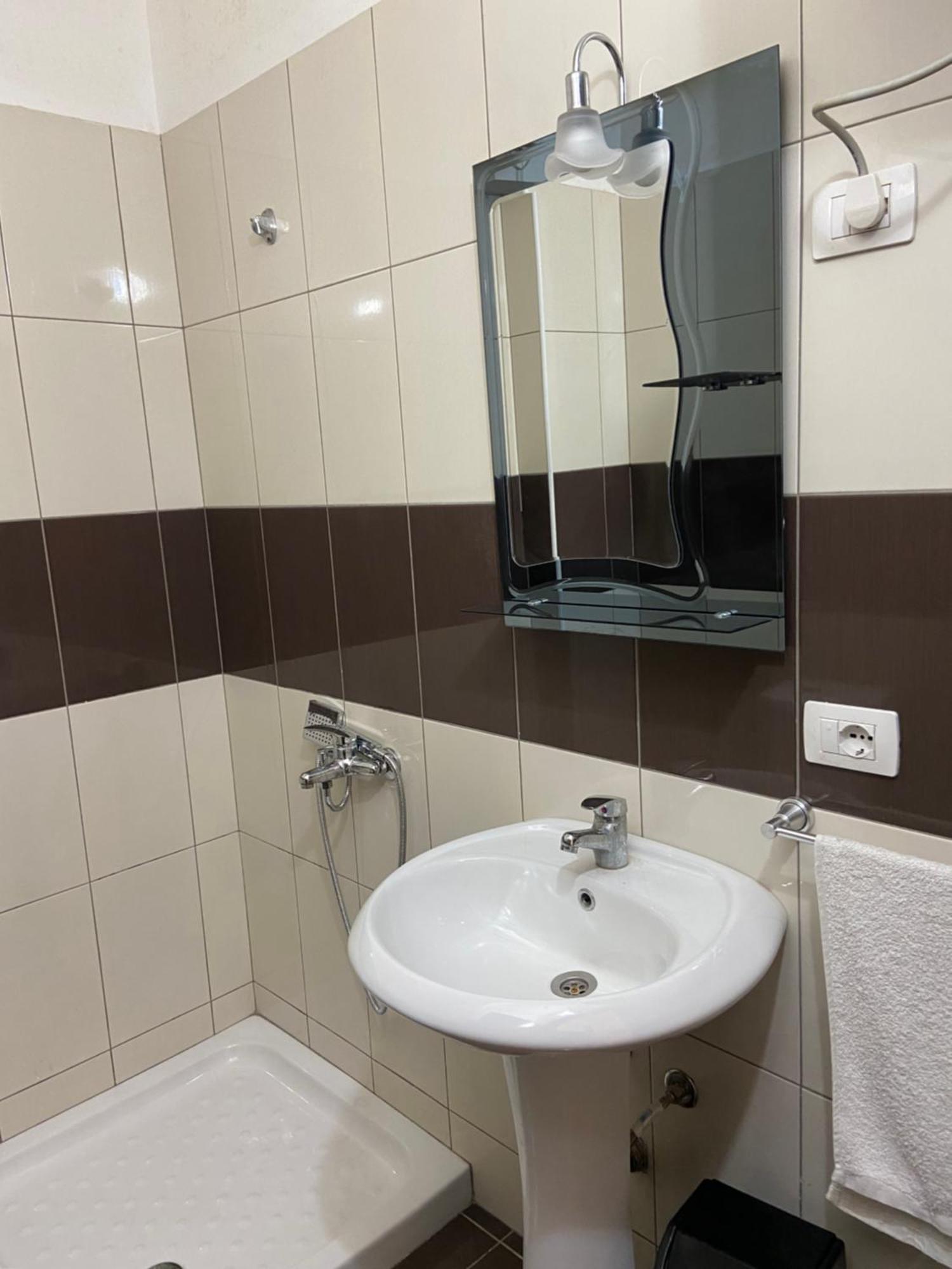 Ari Apartaments Vlorë 외부 사진